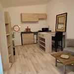 Apartment De Plain-pied Jardin *