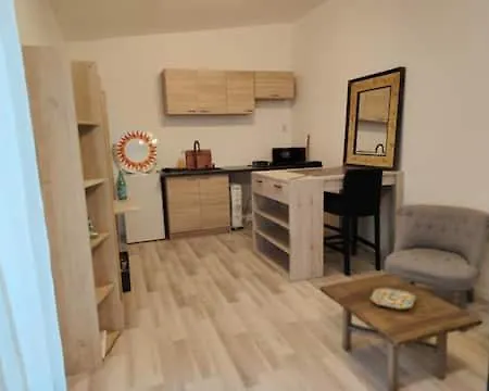 Apartment De Plain-pied Jardin *